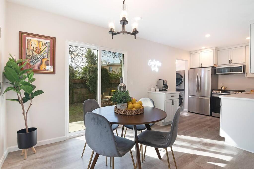 Beautiful 3 Bed 1 Bath Designer Home + Hot Tub Los Angeles Exterior foto
